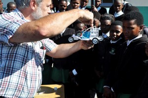 Explaining the Electrolysis of water using Platinum
